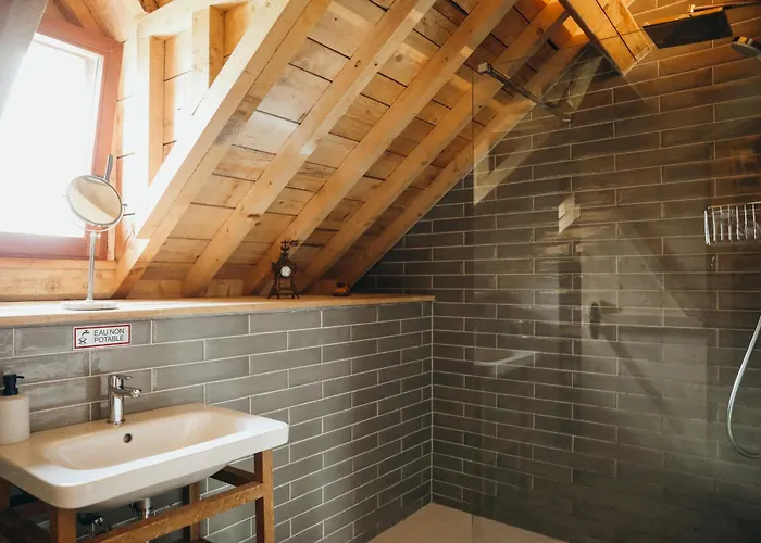 La Petite Maison Dans La Prairie By Welchome Pepinster